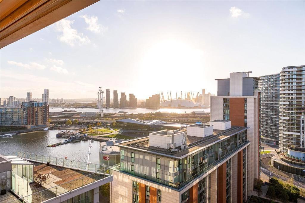 Two Bedroom Apartment - London Excel Stays Londres Exterior foto